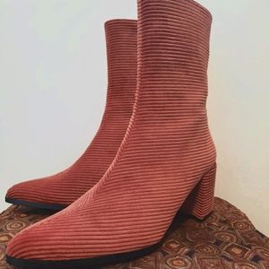 BRAND NEW CORDUROY L'INTERVALLE BOOTS